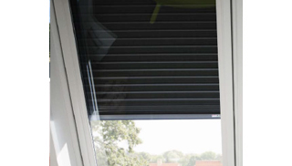 vignette-volet-roulant-velux.jpg